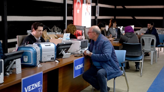 KUŞADASI BELEDİYESİ’NİN YÖRÜK HİZMET ÇADIRINDA TÜM İŞLEMLER KOLAYLIKLA YAPILIYOR