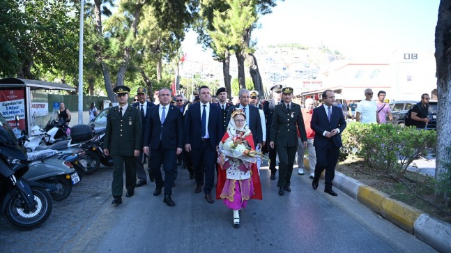 KUŞADASI’NIN DÜŞMAN İŞGALİNDEN KURTULUŞUNUN 104’ÜNCÜ YIL DÖNÜMÜ COŞKUYLA KUTLANDI