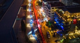 KUŞADASI’NDA ON BİNLER CUMHURİYET YÜRÜYÜŞÜNDEYDİ