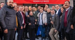 CHP’NİN İKTİDAR YÜRÜYÜŞÜ KUŞADASI’NDA SÜRÜYOR