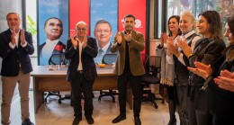 KUŞADASI’NDA CHP KATLANARAK BÜYÜYOR