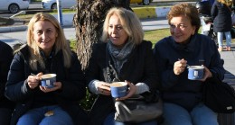 KUŞADASI BELEDİYESİ’NDEN SOĞUK HAVALARDA SICAK İKRAM