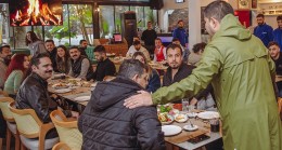 BAŞKAN ÖMER GÜNEL CHP’Lİ GENÇLERLE BULUŞTU  “İLK DÖNEMİMİZDEKİ HEYECANLA ÇALIŞIYORUZ”