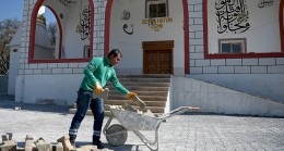 KUŞADASI BELEDİYESİ’NDEN SEVDA HATUN CAMİSİ’NDE ÇEVRE VE PEYZAJ DÜZENLEMESİ