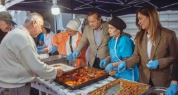 KUŞADASI BELEDİYESİ İFTAR SOFRALARI İKİÇEŞMELİK’TE HALKLA BULUŞTU