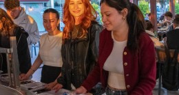 KUŞADASI BELEDİYESİ SOFRASINI BU YIL DA ÜNİVERSİTELİLERLE PAYLAŞIYOR