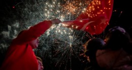 KUŞADASI’NDA CUMHURİYET COŞKUSU GECEYE TAŞINDI