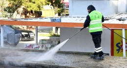 KUŞADASI BELEDİYESİ’NDEN KADINLAR DENİZİ MAHALLESİ’NDE DETAYLI TEMİZLİK ÇALIŞMASI