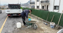 KUŞADASI BELEDİYESİ’NDEN FARKLI MAHALLELERDE EŞ ZAMANLI YOL MESAİSİ