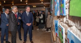 İBRAMAKİ MİNİK SANATÇILARIN RESİMLERİNE EV SAHİPLİĞİ YAPTI