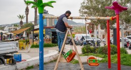 KUŞADASI’NDA ÇOCUK PARKLARI BAHARA HAZIRLANIYOR