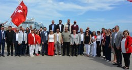 KUŞADASI’NDA 19 MAYIS’A YAKIŞAN COŞKU, KUTO’DAN GÜÇLÜ KATILIM