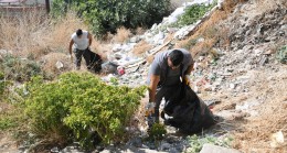 KUŞADASI’NDA TEMİZLİK SEFERBERLİĞİ SÜRÜYOR