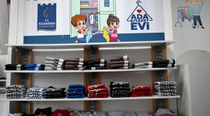 ADA KIYAFET EVİ 272 ÇOCUĞUN YÜZÜNÜ GÜLDÜRDÜ