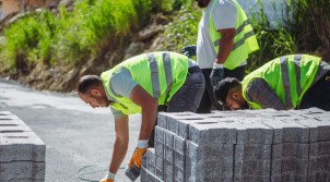 KUŞADASI’NDA GÜÇLÜ ÜSTYAPI İÇİN YATIRIMLAR KESİNTİSİZ DEVAM EDİYOR