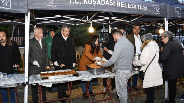 KUŞADASI BELEDİYESİ İFTAR GÜNLERİNİN İLKİ DAVUTLAR MAHALLESİ’NDE DÜZENLENDİ