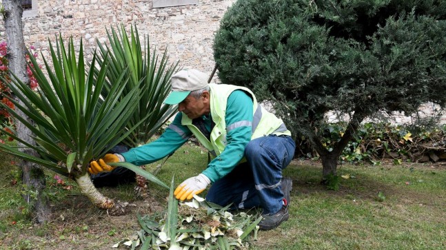 KUŞADASI’NIN TURİSTİK ÇARŞILARI GÖZ KAMAŞTIRIYOR