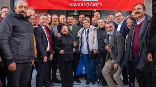 CHP’NİN İKTİDAR YÜRÜYÜŞÜ KUŞADASI’NDA SÜRÜYOR