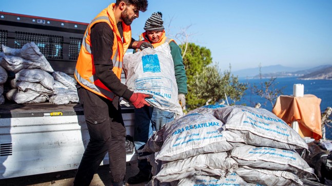 DIŞARIDA KARA KIŞ KUŞADASI’NDA DAYANIŞMA VAR!