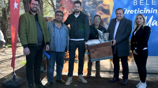 KUŞADASI BELEDİYESİ’NDEN ARICILARA MALZEME DESTEĞİ