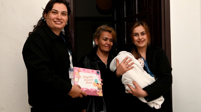 KUŞADASI BELEDİYESİ’NDEN MİNİK HEMŞEHRİLERİNE HOŞ GELDİN ZİYARETİ