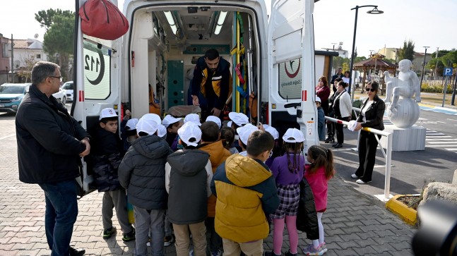 HEM TRAFİK KURALLARINI ÖĞRENDİLER HEM DE EĞLENCELİ VAKİT GEÇİRDİLER