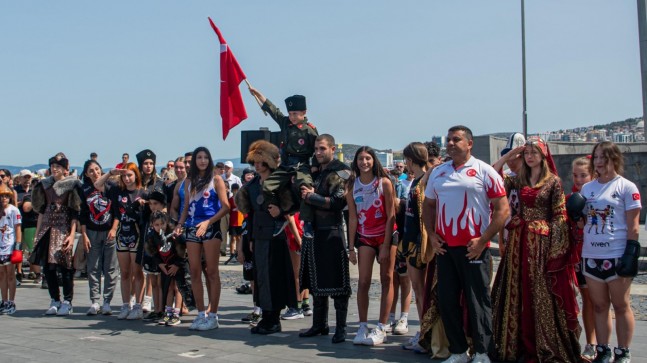 KUŞADASI’NDA 19 MAYIS COŞKUYLA KUTLANDI