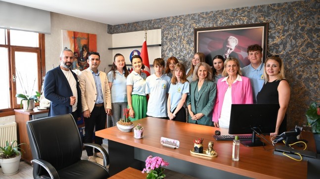 POLONYALI ÖĞRENCİLERDEN KUŞADASI ÖVGÜSÜ