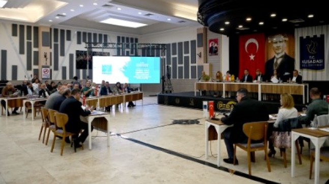 KUŞADASI BELEDİYESİ’NİN EKİM AYI MECLİSİNE ‘SOSYAL BELEDİYECİLİK’ DAMGA VURDU