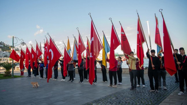 KUŞADASI’NDA 24 KASIM ÖĞRETMENLER GÜNÜ KUTLANDI