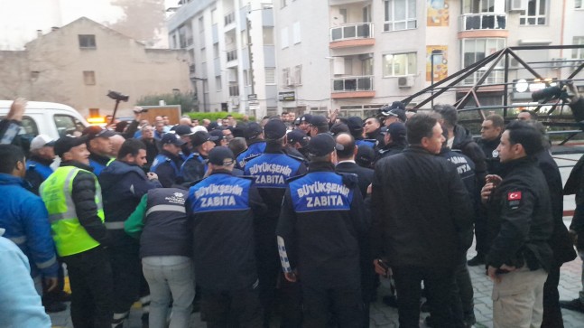 AK PARTİLİ ÇERÇİOĞLU KUŞADASI HALKININ HİZMET HAKKINA SALDIRDI