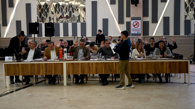 KUŞADASI BELEDİYE MECLİSİ YILIN İLK TOPLANTISINI YAPTI