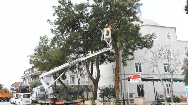 KUŞADASI BELEDİYESİ CAMİİLERİ RAMAZAN AYINA HAZIRLIYOR