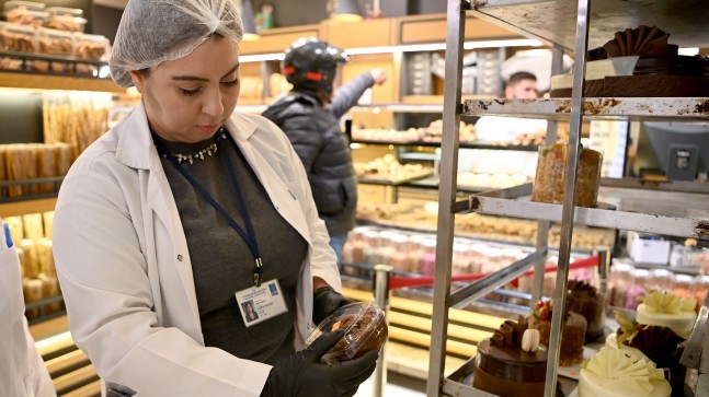 KUŞADASI’NDA RAMAZAN ÖNCESİ FIRINLARA DENETİM