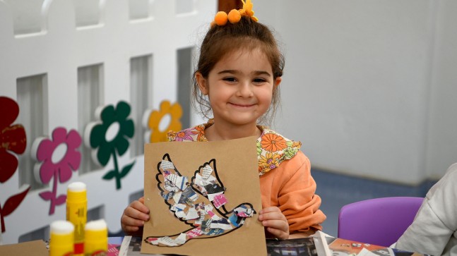 GELECEĞİN SPİKER VE MUHABİRLERİ ÇOCUK GELİŞİM MERKEZİ’NDE MİKROFON BAŞINA GEÇTİ