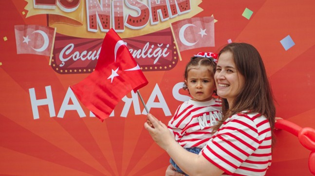 KUŞADASI’NDA 23 NİSAN COŞKUSU