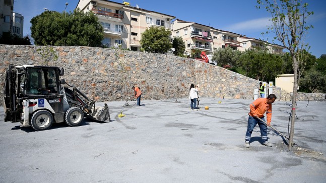 KUŞADASI BELEDİYESİ TÜRKMEN MAHALLESİ’NE YENİ BİR PARK DAHA KAZANDIRIYOR