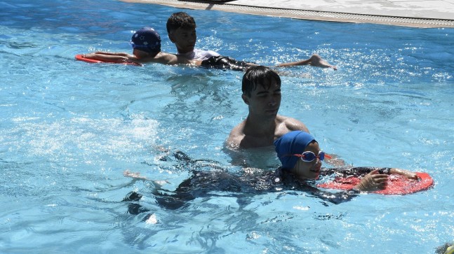 KUŞADASI’NDA MİNİKLER İÇİN YAZ DEMEK, SPOR DEMEK