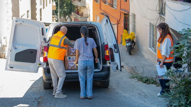 İHTİYAÇ SAHİPLERİNE YIL BOYUNCA GIDA KOLİSİ DESTEĞİ