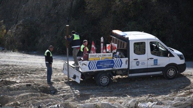 KUŞADASI’NDA KAÇAK MOLOZ DÖKÜMÜNE KARŞI SEFERBERLİK