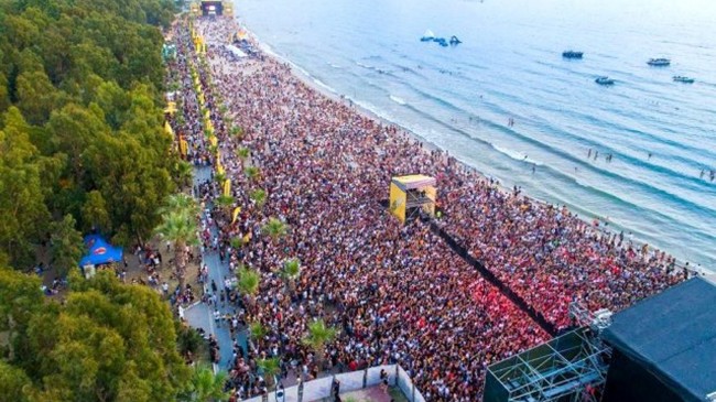 KUŞADASI’NDA DOLU DOLU FESTİVAL