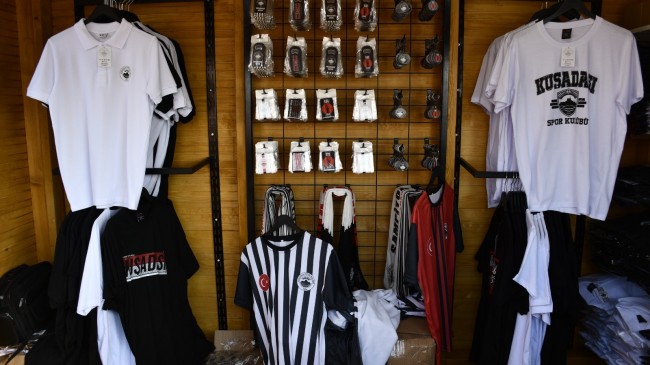 KUŞADASISPOR’UN LİSANSLI ÜRÜNLERİ ARTIK BU MAĞAZADA