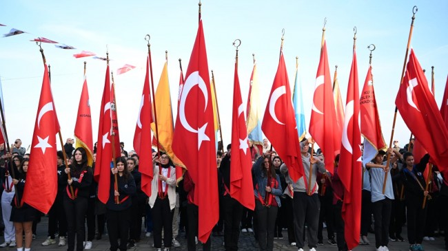 KUŞADASI ATA’SINI SAYGI VE ÖZLEMLE ANDI