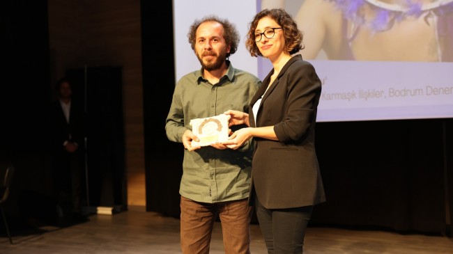KUŞADASI BELEDİYE TİYATROSU ÖDÜLÜNE KAVUŞTU