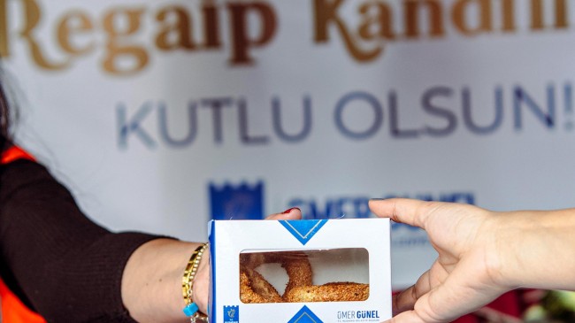 KUŞADASI BELEDİYESİ’NDEN KANDİL SİMİDİ İKRAMI