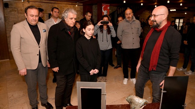 İBRAMAKİ SANAT GALERİSİ ‘ARTIK GEÇ, ARTIK GÖÇ’ İSİMLİ SERGİYE EV SAHİPLİĞİ YAPMAYA BAŞLADI