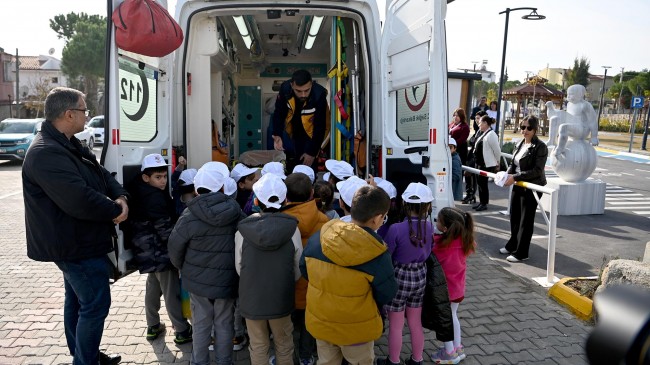 HEM TRAFİK KURALLARINI ÖĞRENDİLER HEM DE EĞLENCELİ VAKİT GEÇİRDİLER