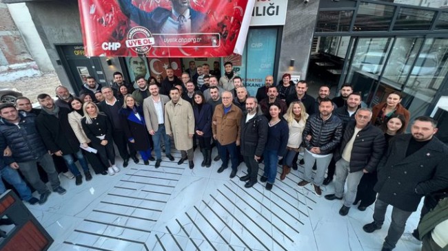 KUŞADASI CHP’YE BİR AYDA 2 BİN YENİ ÜYE KAZANDIRILDI