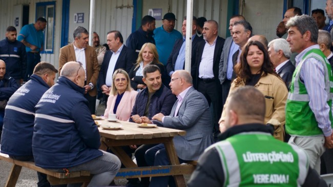 BAŞKAN ÖMER GÜNEL PERSONELİYLE BAYRAMLAŞTI