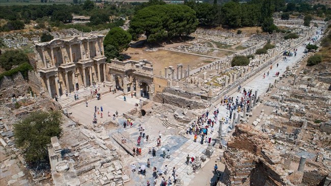 EFES ZİYARETÇİ REKORU KIRDI
